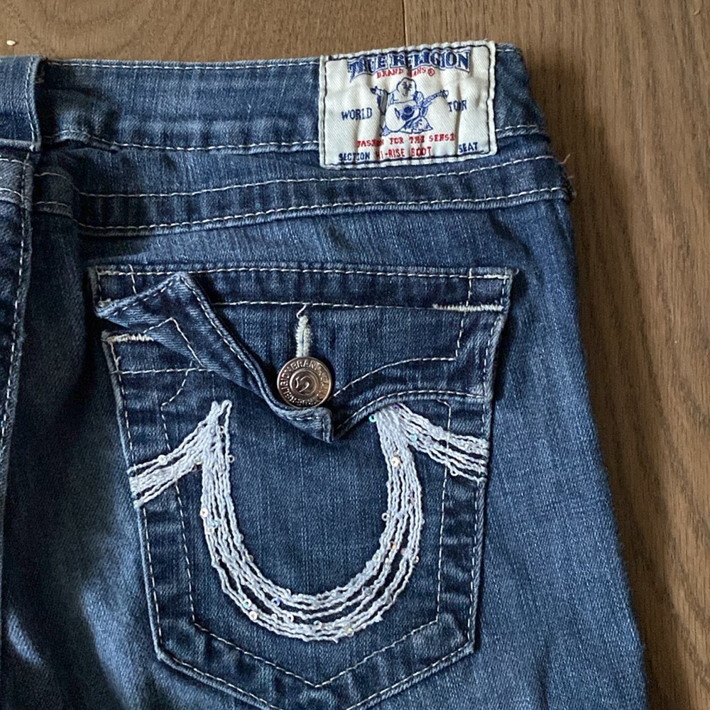 Size-31 women’s true religion flared jeans